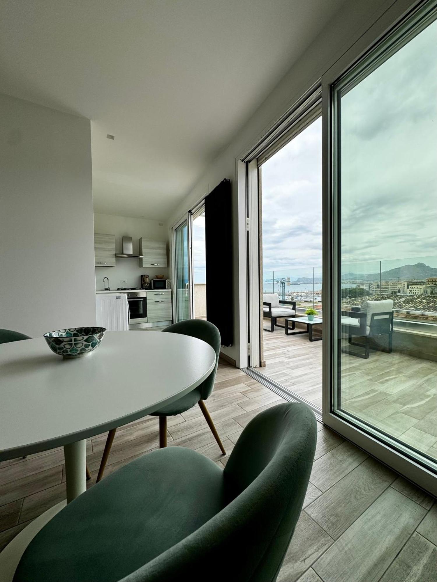 Marina Rooftop View Apartment Palermo